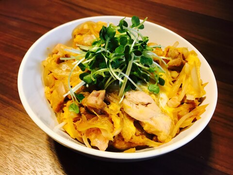 簡単どんぶり親子丼!ふわふわ卵のコツ